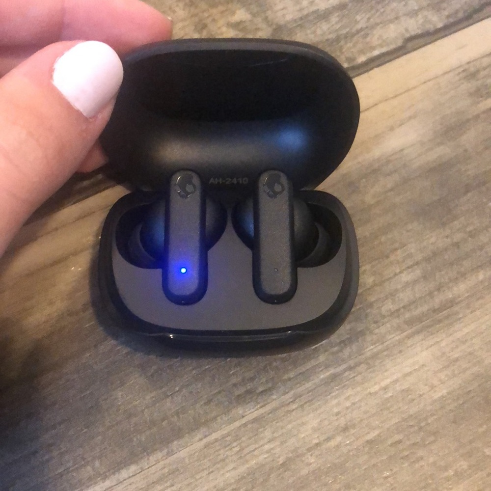 Skullcandy euc earbuds - Picture 2 of 5